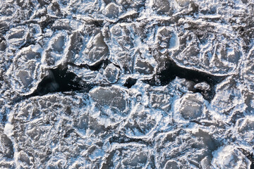 Kra na rzece © Dejan Gospodarek