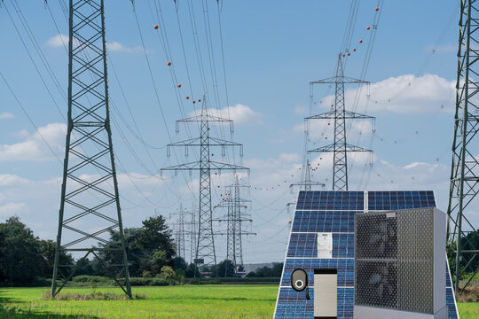 Energy transition in the residential sector - networking the electricity market with the home energy control center: smart meter for heat pump, photovoltaics, battery storage and charger for electric 