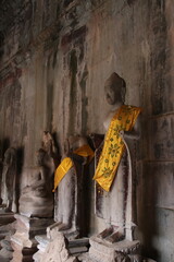 アンコールワットの頭のない仏像
