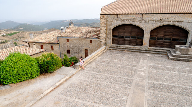 Iglesia-Fortaleza and scenic view in Ujue