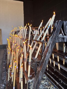 exasperado, candela, ardiente, chupar, house of god, religiones, buj&iacute;a, fuego, batuta, religiosas, ortodoxa, cera, palo, budista, alumbrado, quemados, llama, culto