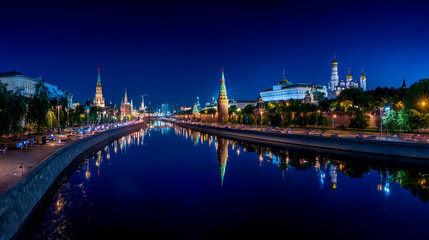 Fototapeta premium A panoramic view of the Moscow Kremlin at night