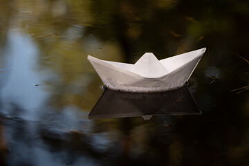 Statek z papieru © Barbara