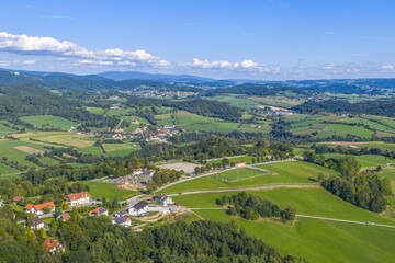 Der Bayerische Wald rund um die Marktgemeinde Perlesreut aus der Vogelperspektive