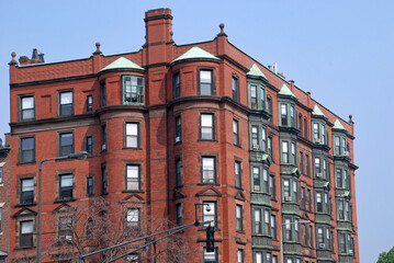 Fototapeta premium Old apartment building with bay windows in the Back Bay neighborhood of Boston, Massachusetts