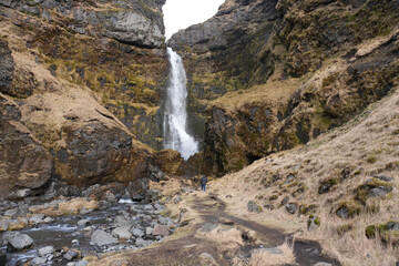 Der Irarfoss Wasserfall im S&uuml;den von Island der in eine  enge Basaltschlucht st&uuml;rzt