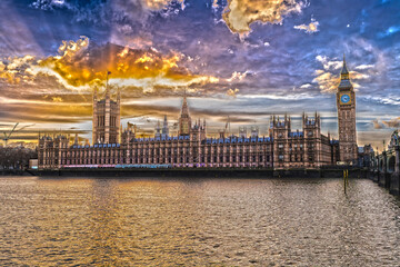 ウェストミンスター宮殿　全景