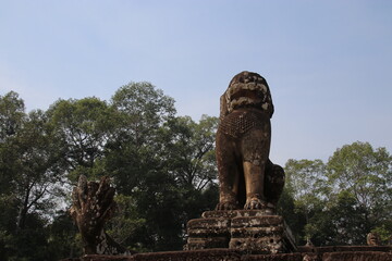象のテラスのシンハとナーガの彫像