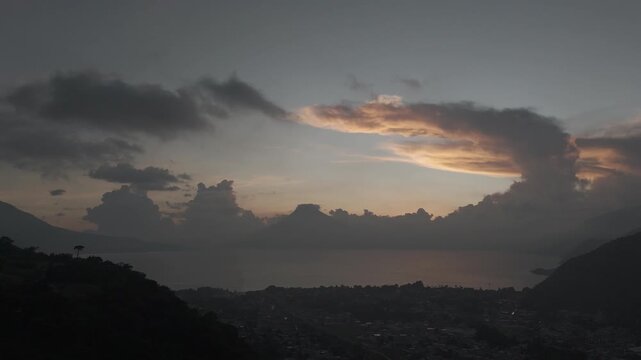 atardecer lago de atitlan