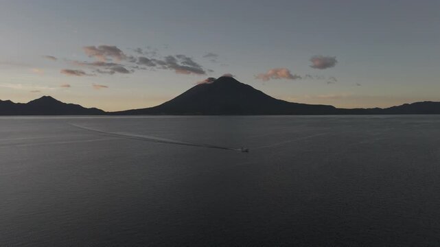 atardecer lago de atitlan