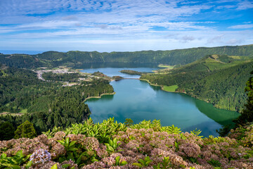 Kratersee auf den Azoren © Simon