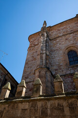 Fototapeta premium Stone building with ornate architectural features.