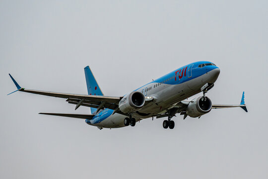 TUI Boeing 737 MAX 8 OO-TMA Landing Brussels