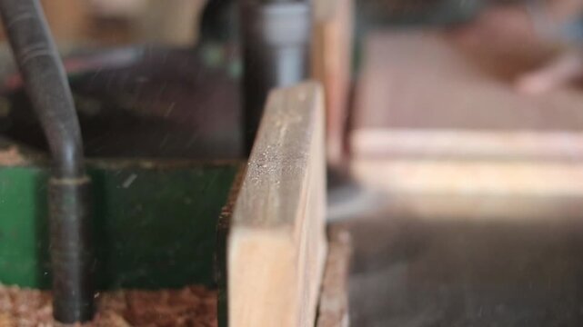 Professional Grade Table Saw Machine for Accurate and Efficient Woodworking Operations

