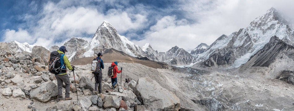Nepal, Solo Khumbu, Everest, Mountaineers at Gorak Shep