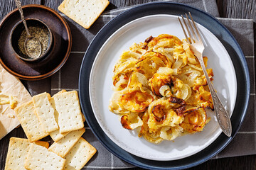 southern onion casserole with cheese and crackers