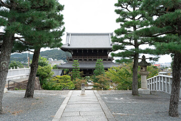 金戒光明寺 山門を望む 10月下旬