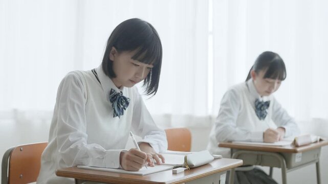 授業を受ける学生