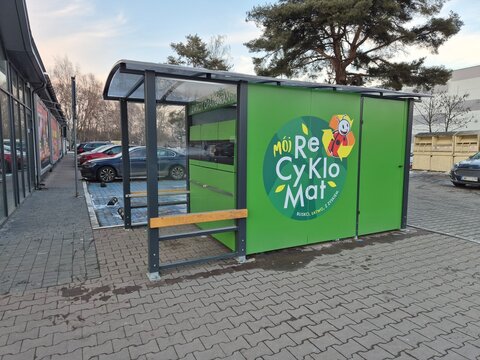 Maszyna do zwrotu butelek plastikowych PET, automat.