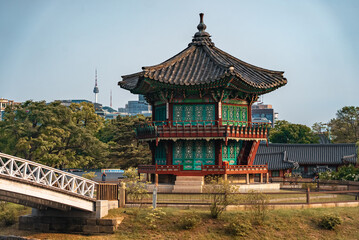 Fototapeta premium Historic Gyeongbokgung Palace Courtyard in Seoul Korea