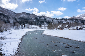 冬の白川村 © Riyourrr