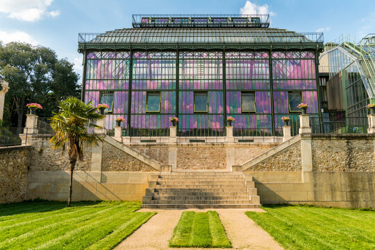 EU, France, Paris. Le Jardin de Plantes beautiful art nouveau greenhouse.  The serre mexicaine was built (1834&ndash;36) by Charles Rohault de Fleury