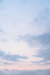 幻想的な空のグラデーション - 穏やかな朝焼けと夕暮れの息吹