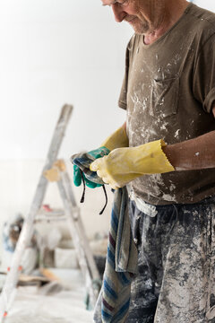 Handyman cleaning tools