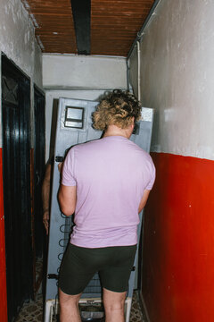 Moving: carrying refrigerator on moving day