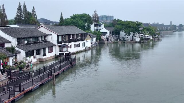 中国の古い町並みが残る上海郊外の朱家角古鎮