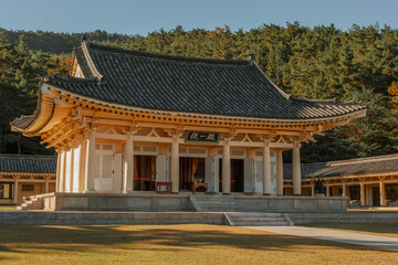Obraz premium Tongiljeon Temple in Autumn - Gyeongju, South Korea