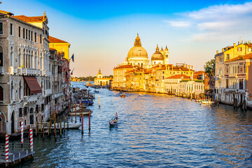 View of Venice from the famous Accademia Bridge (Italy) © McoBra89
