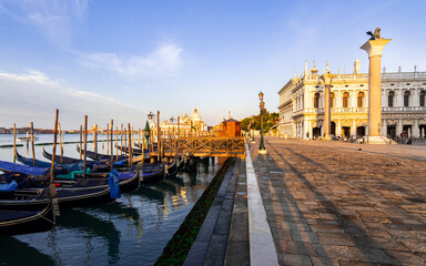 Fototapeta premium View of St. Mark's Square and Riva degli Schiavoni in Venice (Italy)