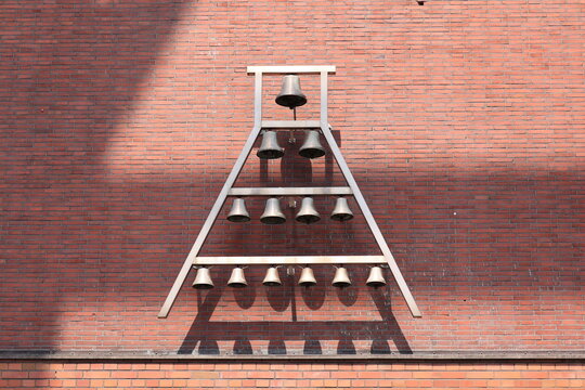 Glockenspiel in einer ehemaligen Zeche im Zentrum der Stadt Bochum im Ruhrgebiet	