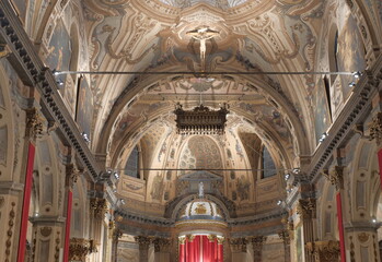 Fototapeta premium Interieur of San Martino basilic in Treviglio, Bergamo, Italy