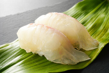 握り寿司 　鯛