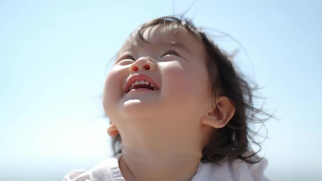 笑顔の日本人の赤ちゃん