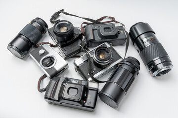 カメラ ボディ レンズ まとめ 大量 ジャンク 不用品 ゴミ 買取 売却 処分 売れる