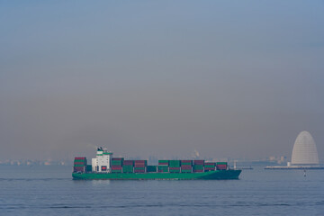 物流 海運 コンテナ船 輸送 大規模 日本 東京湾 かっこいい