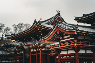 Fototapeta premium 日本 京都の宇治の平等院鳳凰堂 曇り