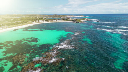 Naklejka premium Panoramic view of The Basin beach Rottnest Island Australia during sunny summer day
