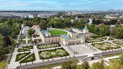 Fototapeta premium Aerial view of the baroque Wilanow Palace and formal gardens in Warsaw, Poland