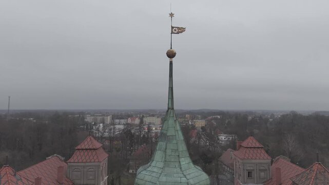 Przelot dronem nad zamkiem w Niemodlinie