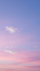 Obraz premium Beautiful Gradient Sky With Clouds At Sunset, Serene And Calm, Perfect For Background Or Wallpaper