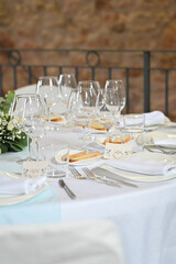 Fototapeta premium Elegant Table Setting for a Wedding Reception