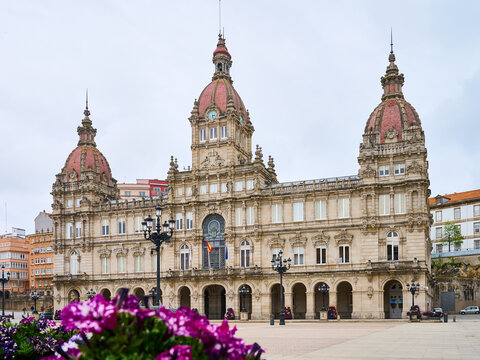 Concello de A Coru&ntilde;a on a cloudy day