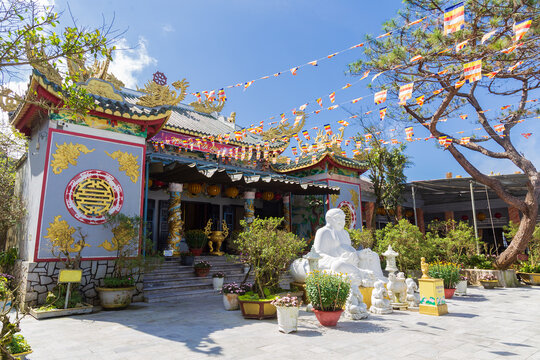 Linh Ung Pagoda, Ba Na Hills, Vietnam