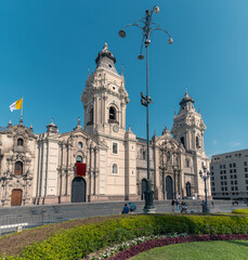 Obraz premium Historic Cathedral of Lima Architecture with Bell Towers in Plaza
