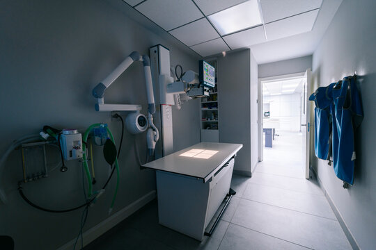 Veterinary clinic x-ray room with security equipment