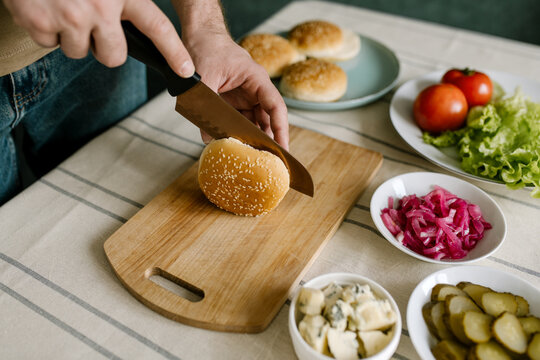 Cutting Burger Bun